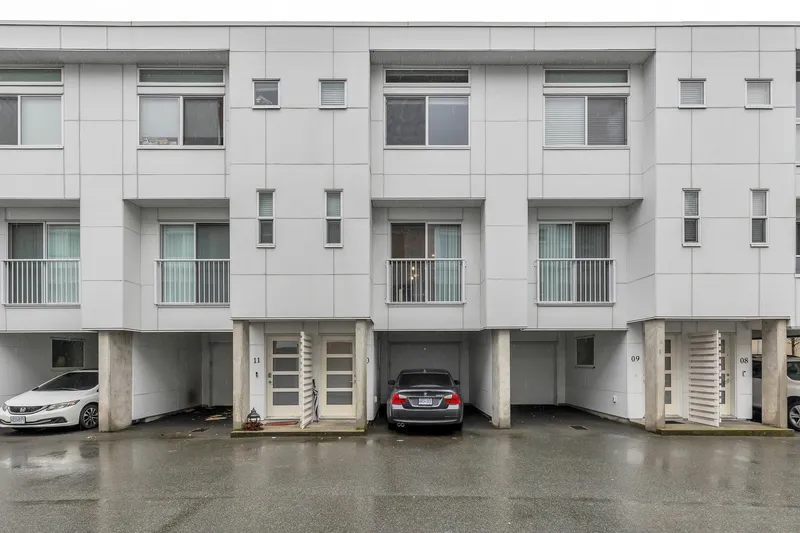 10 2505 WARE STREET - photo 1 of 25