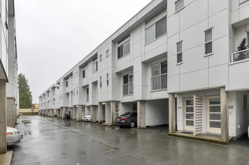 10 2505 WARE STREET - photo 2 of 25