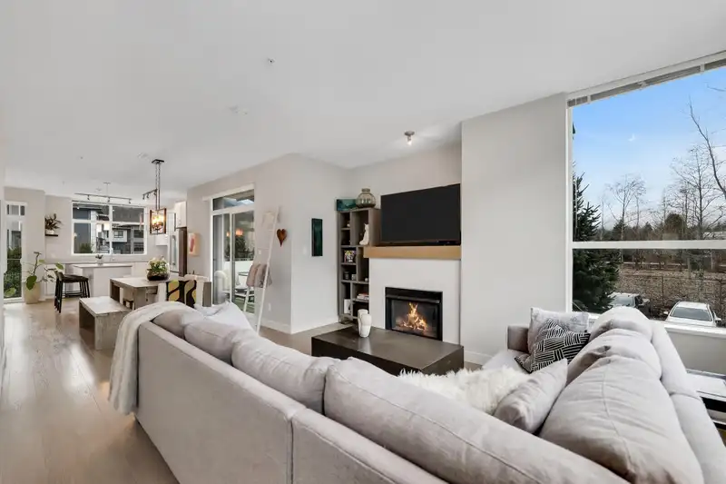 38375 EAGLEWIND BOULEVARD - photo 2 of 26