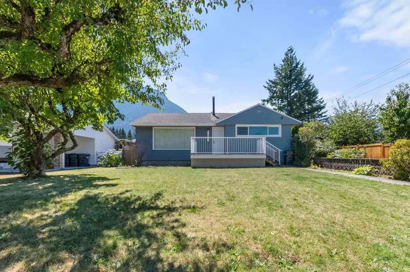 524 RUPERT STREET - photo 2 of 25