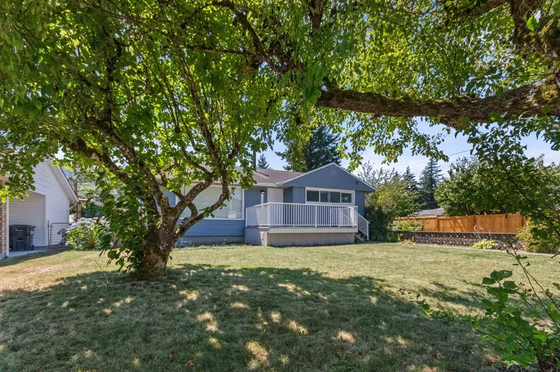 524 RUPERT STREET - photo 3 of 25