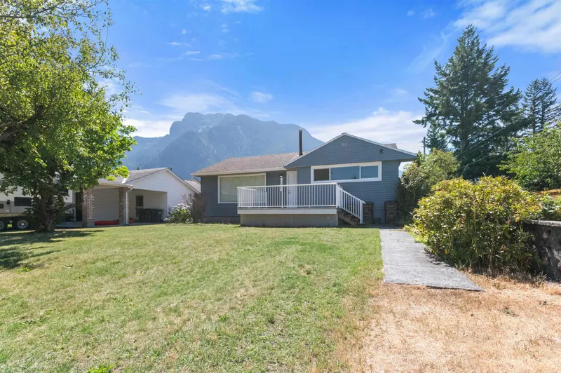 524 RUPERT STREET - photo 4 of 25