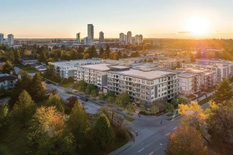 119 10777 138 STREET - photo 1 of 11