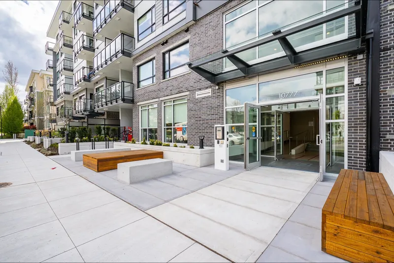 119 10777 138 STREET - photo 2 of 11