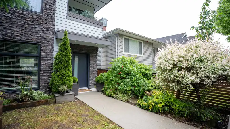 1805 E 37TH AVENUE - photo 4 of 34