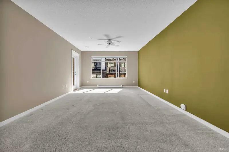 328 9288 ODLIN ROAD - photo 3 of 12