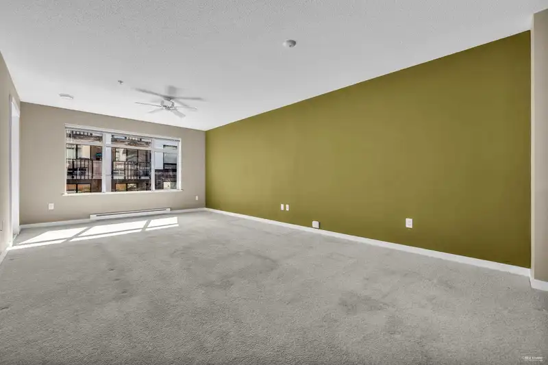 328 9288 ODLIN ROAD - photo 4 of 12