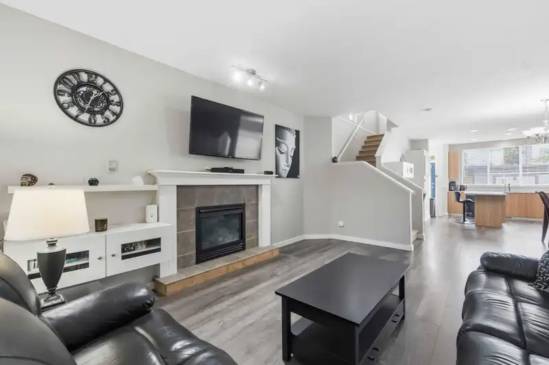 10288 243 STREET - photo 3 of 31