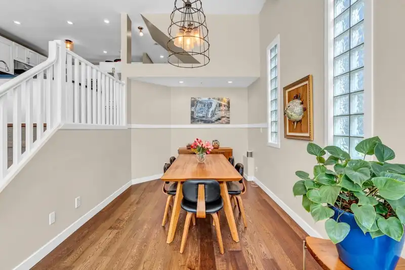 2491 E KENT AVENUE NORTH - photo 3 of 28