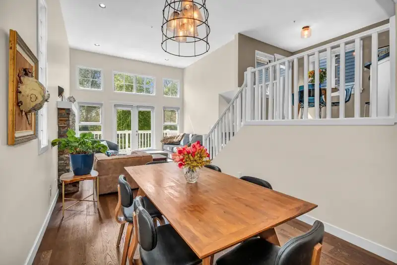 2491 E KENT AVENUE NORTH - photo 4 of 28