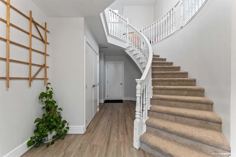 7565 123A STREET - photo 3 of 25