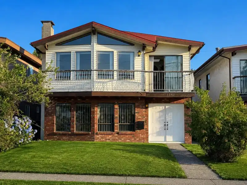 3292 E 43RD AVENUE - photo 1 of 31