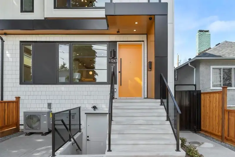 1 1243 NOOTKA STREET - photo 2 of 21