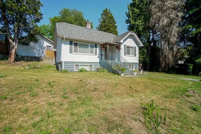 809 SANGSTER PLACE - photo 1 of 20