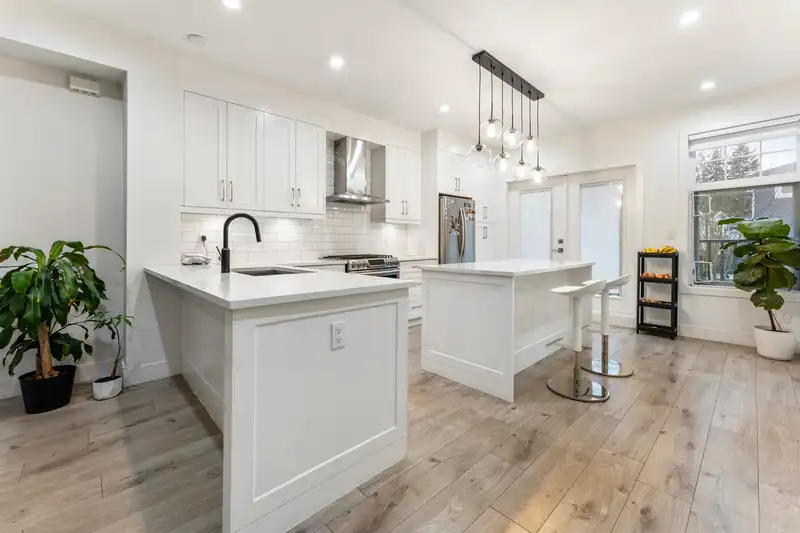 8 7167 116 STREET - photo 4 of 36