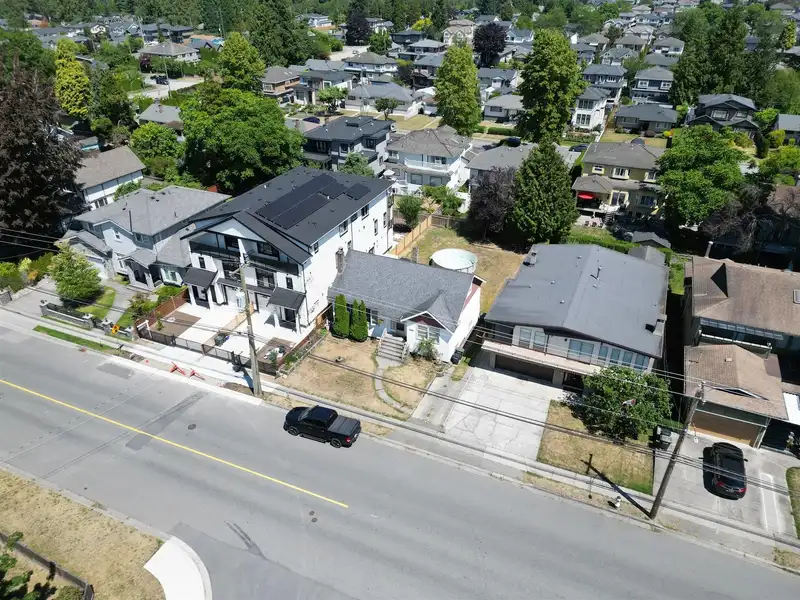 6678 WALKER AVENUE - photo 3 of 18