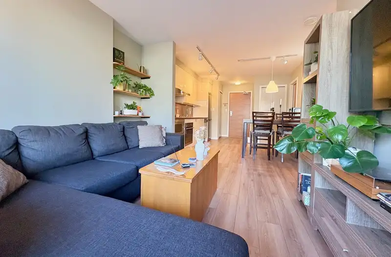 308 161 W GEORGIA STREET - photo 1 of 36