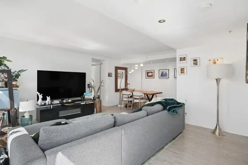 2803 1367 ALBERNI STREET - photo 3 of 33