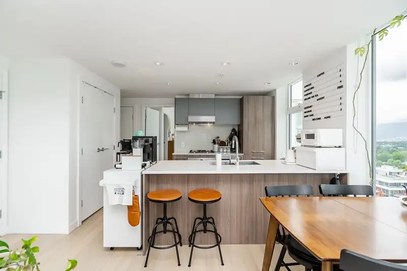 1702 2221 E 30TH AVENUE - photo 1 of 35