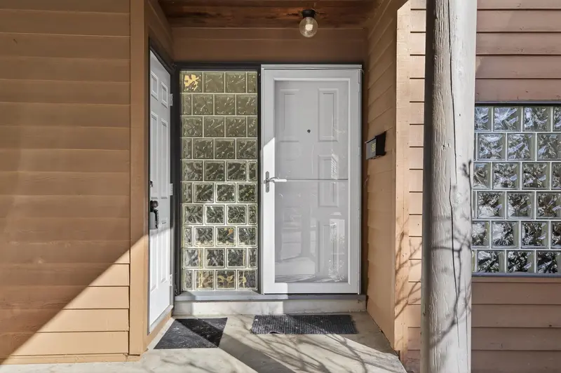 526 CARDIFF WAY - photo 3 of 25