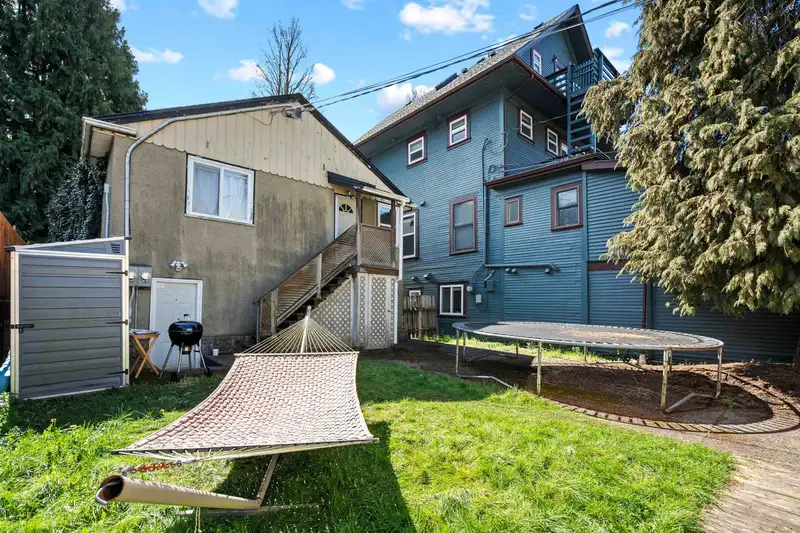 905 W 23RD AVENUE - photo 4 of 19