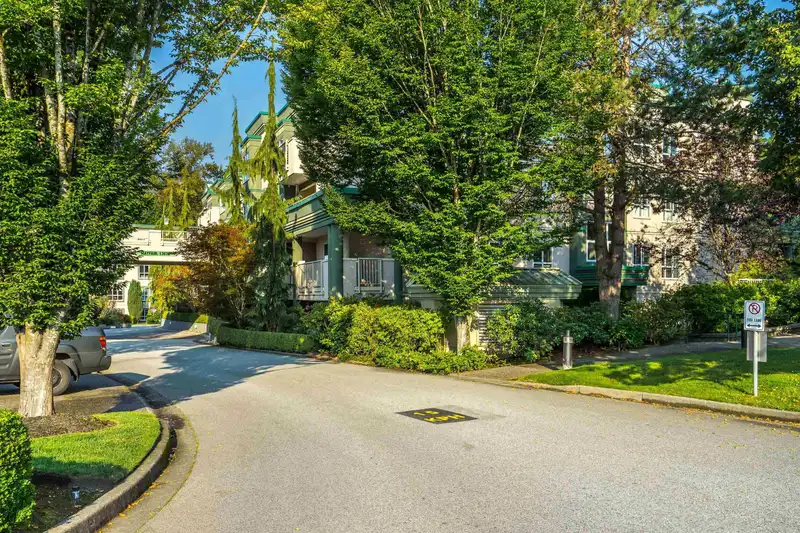 302 13870 70 AVENUE - photo 2 of 40