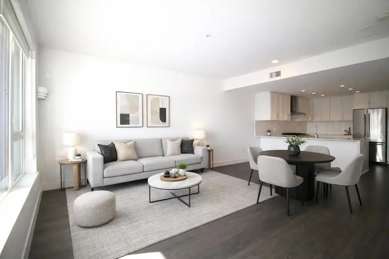 509 4477 HASTINGS STREET - photo 1 of 20