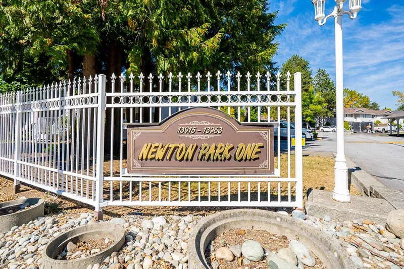 104 13915 72 AVENUE - photo 1 of 25