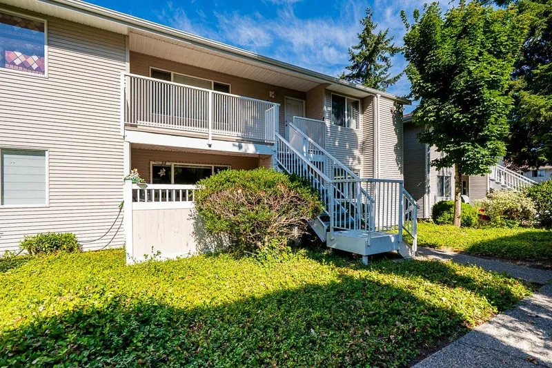 104 13915 72 AVENUE - photo 4 of 25