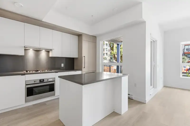 102 2268 E BROADWAY - photo 3 of 14