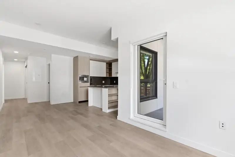 102 2268 E BROADWAY - photo 4 of 14