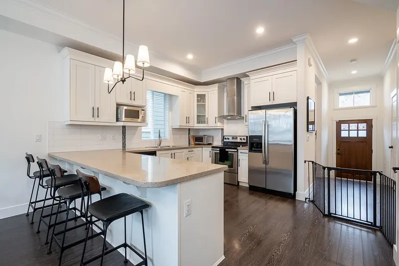 19162 73 AVENUE - photo 4 of 25