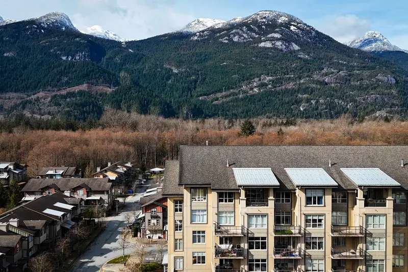 602 1211 VILLAGE GREEN WAY - photo 2 of 25