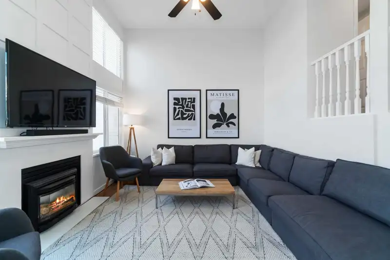 D 3374 SEFTON STREET - photo 2 of 27
