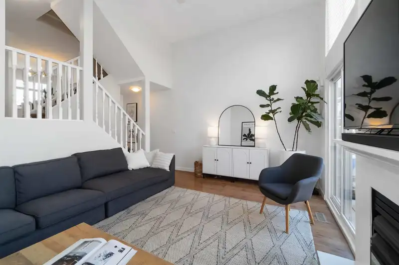 D 3374 SEFTON STREET - photo 3 of 27