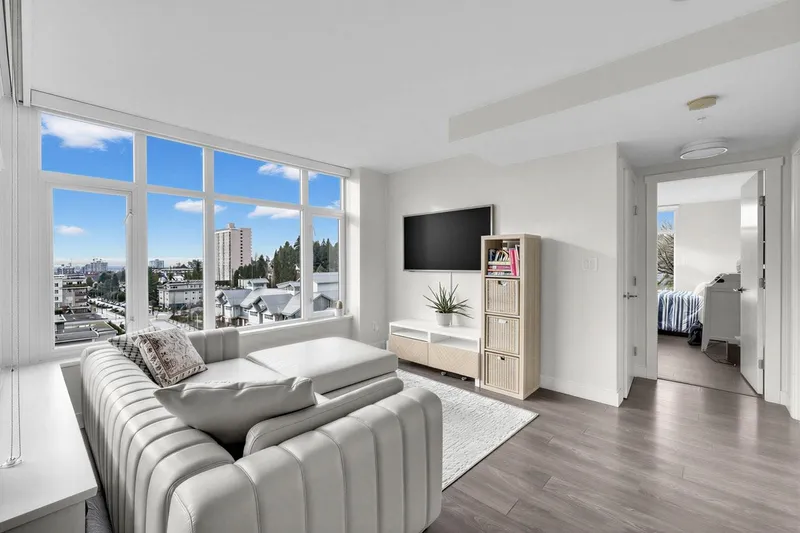 905 188 AGNES STREET - photo 4 of 22