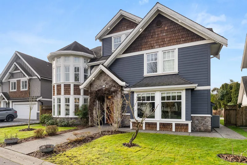 A 5229 LYNN PLACE - photo 2 of 25