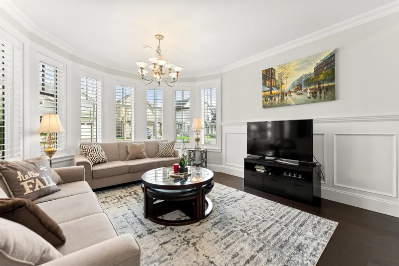 A 5229 LYNN PLACE - photo 4 of 25