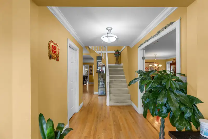 3504 CRESTON DRIVE - photo 3 of 28
