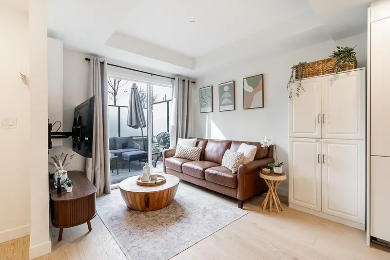 109 650 E 2ND STREET - photo 4 of 25