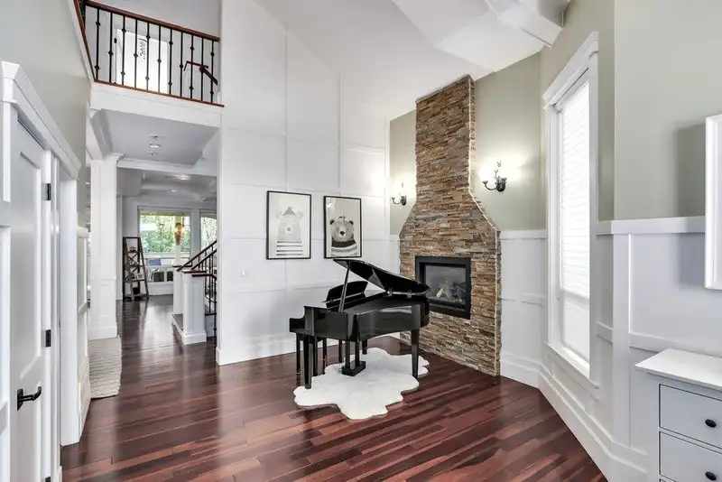 8383 167 STREET - photo 2 of 39