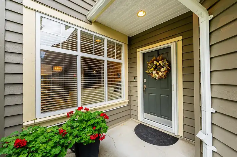 12 15450 ROSEMARY HEIGHTS CRESCENT - photo 3 of 39