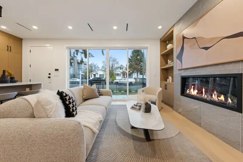 970 W 17TH AVENUE - photo 4 of 33