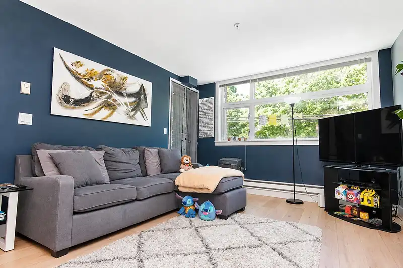 205 5488 CECIL STREET - photo 3 of 12