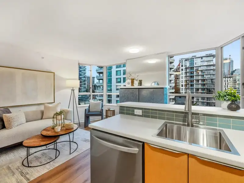 1407 1003 PACIFIC STREET - photo 4 of 12