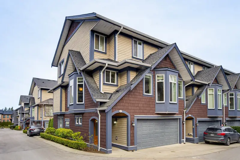 10 15977 26 AVENUE - photo 1 of 25