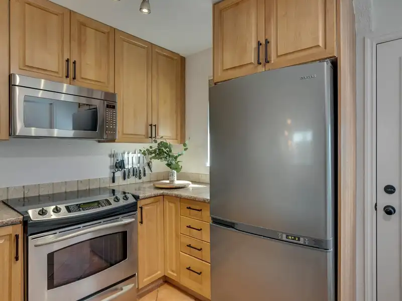 160 W 12TH STREET - photo 4 of 31