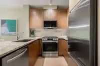 202 135 W 2ND STREET - thumbnail 4