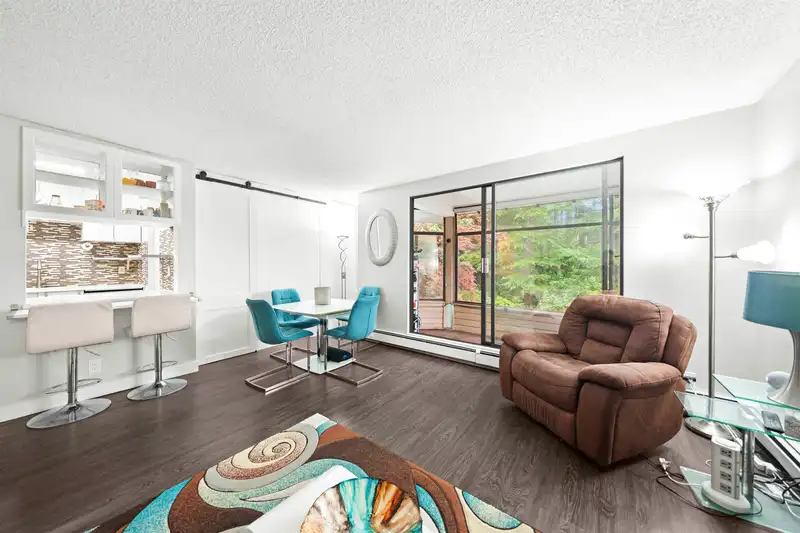 219 1760 SOUTHMERE CRESCENT - photo 4 of 27