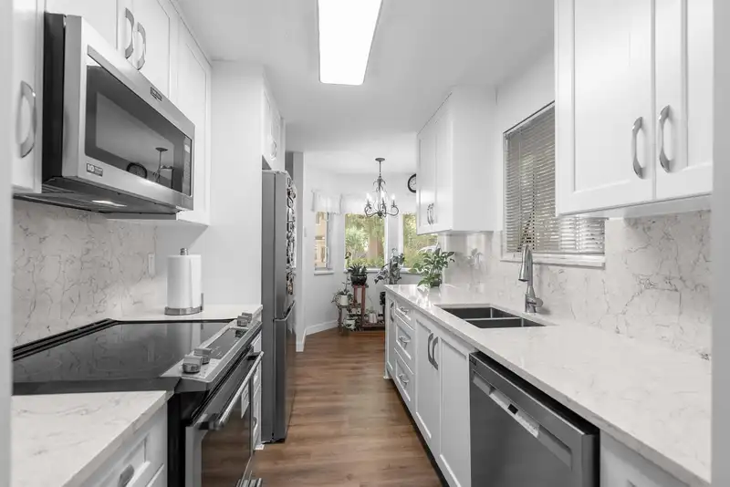 3 10056 154 STREET - photo 3 of 32